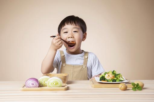 五行喜水男孩名字姓耿蛇年