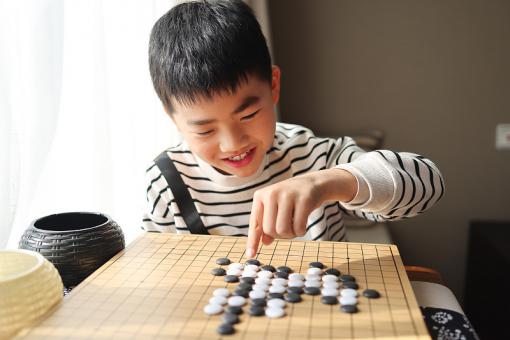 莫正春名字好吗|莫姓男孩名字严选582个