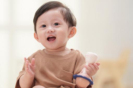 姓范男孩名字寓意聪明智慧