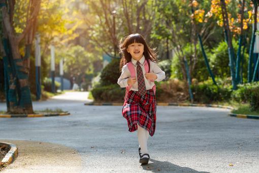 五行喜土女孩名字大全蛇年