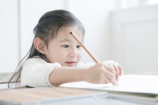 陈姓五行属水女孩名字
