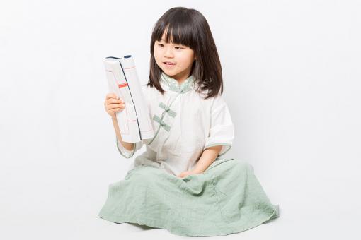 姓凌名字灵韵充沛好听