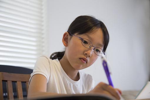 姓谢名字女孩一听就很干净(要霸气)