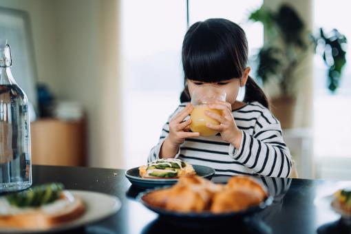 女宝宝名字姓严有诗意格局大气