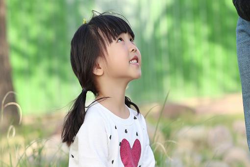 姓翟女孩名字吉祥大气