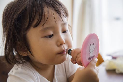 姓余女孩名字诗意大气